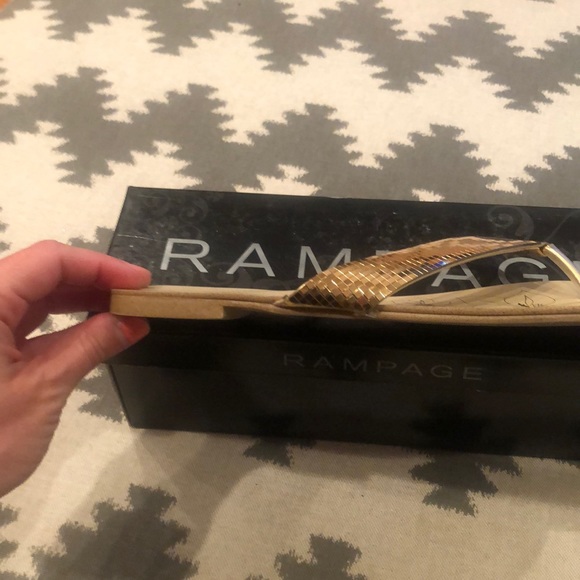 Rampage gold Lydia sandals, size 8M - Picture 3 of 8